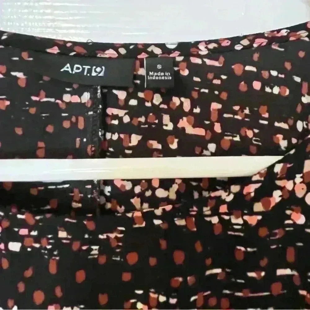 APT 9 cut out sleeve blouse size small in black - Picture 2 of 5